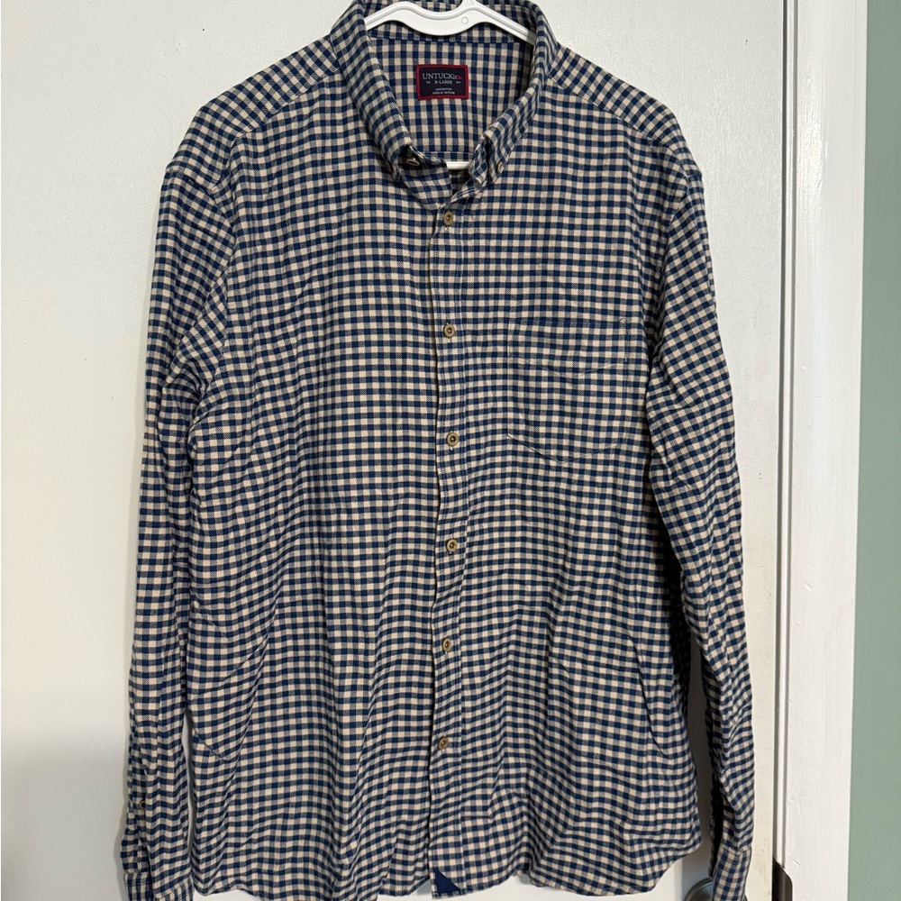 UNTUCKit Blue and White Casual Button Down Shirt